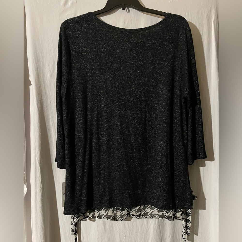 Signature Studio Top - Picture 2 of 4